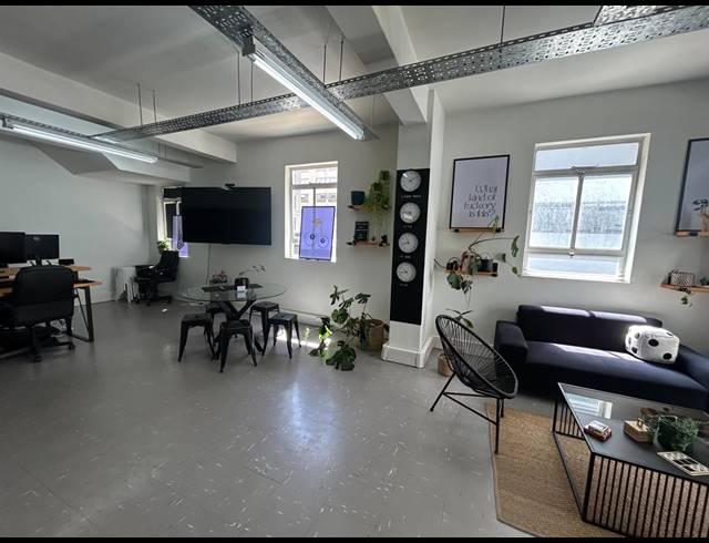92M² BUILDING TO LET IN CAPE TOWN CITY CENTRE